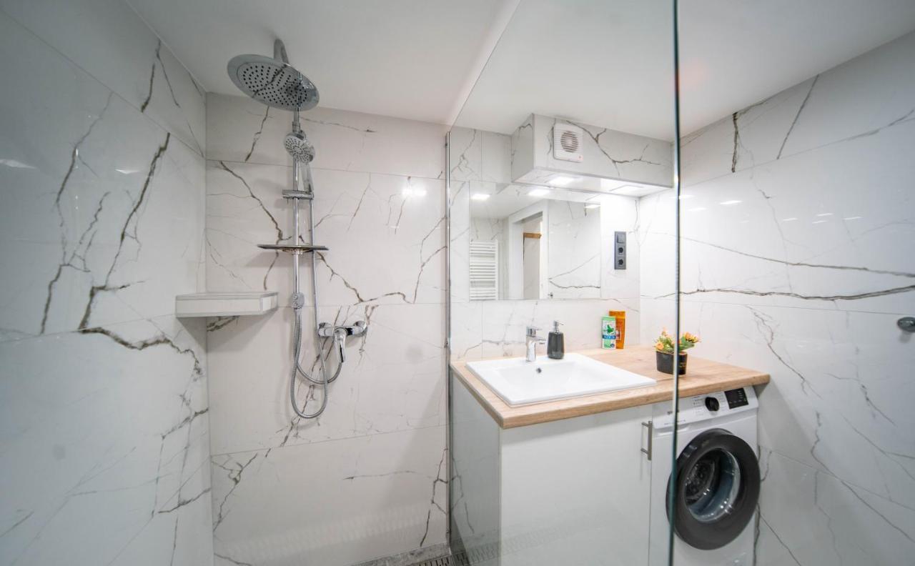 Free Parking Basilica Rob'S Home - Ac, Wi-Fi, Smart Tv Budapest Exterior foto